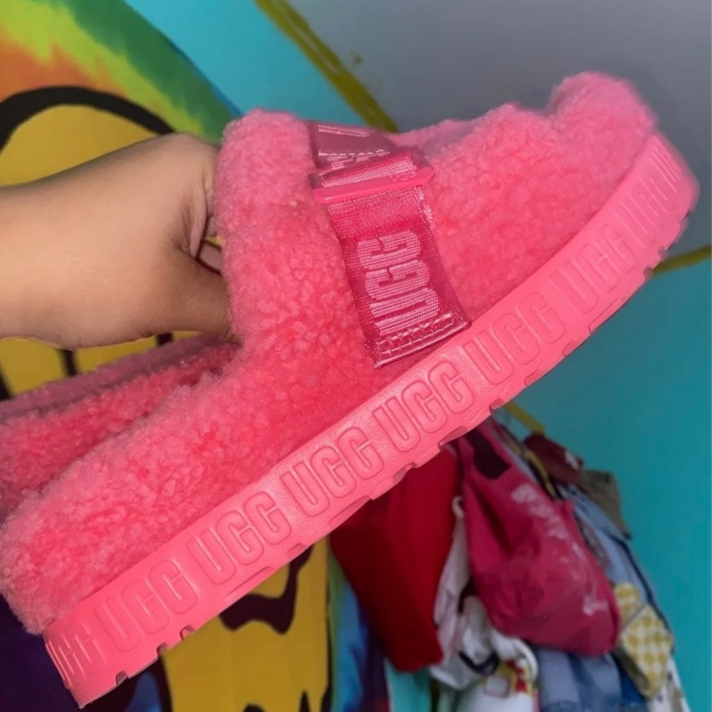 Ugg fluffita platform slide strawberry sorbet